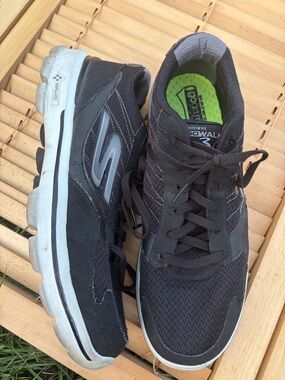 Skechers Men's Black and Gray Go Walk Athletic Sneakers